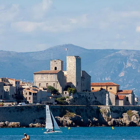 Modern In The Heart Of Cap D'antibes شقة